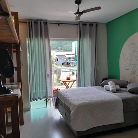 Residencial Mae Terra Aparthotel บอมบินญัส ภายนอก รูปภาพ