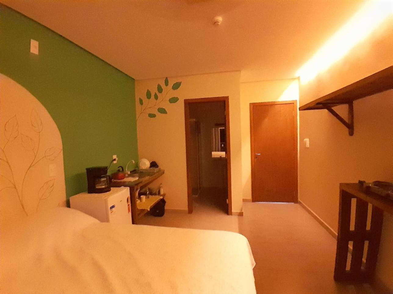Residencial Mae Terra Aparthotel บอมบินญัส ห้อง รูปภาพ